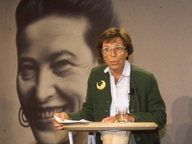 Benoite Groult beim Beauvoir Kongress (FMT-Signatur FT.04.027)